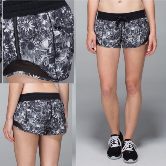 lululemon athletica Pants - Lululemon Hotty Hot Shorts Flowabunga Black Angel Wing Low Rise Lined 2.5" Sz 6